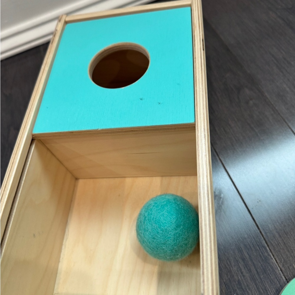 Lovevery Sliding Top BoxThe Thinker Kit Wooden Fine Motor Toy Box Baby Toddler - Picture 9 of 10